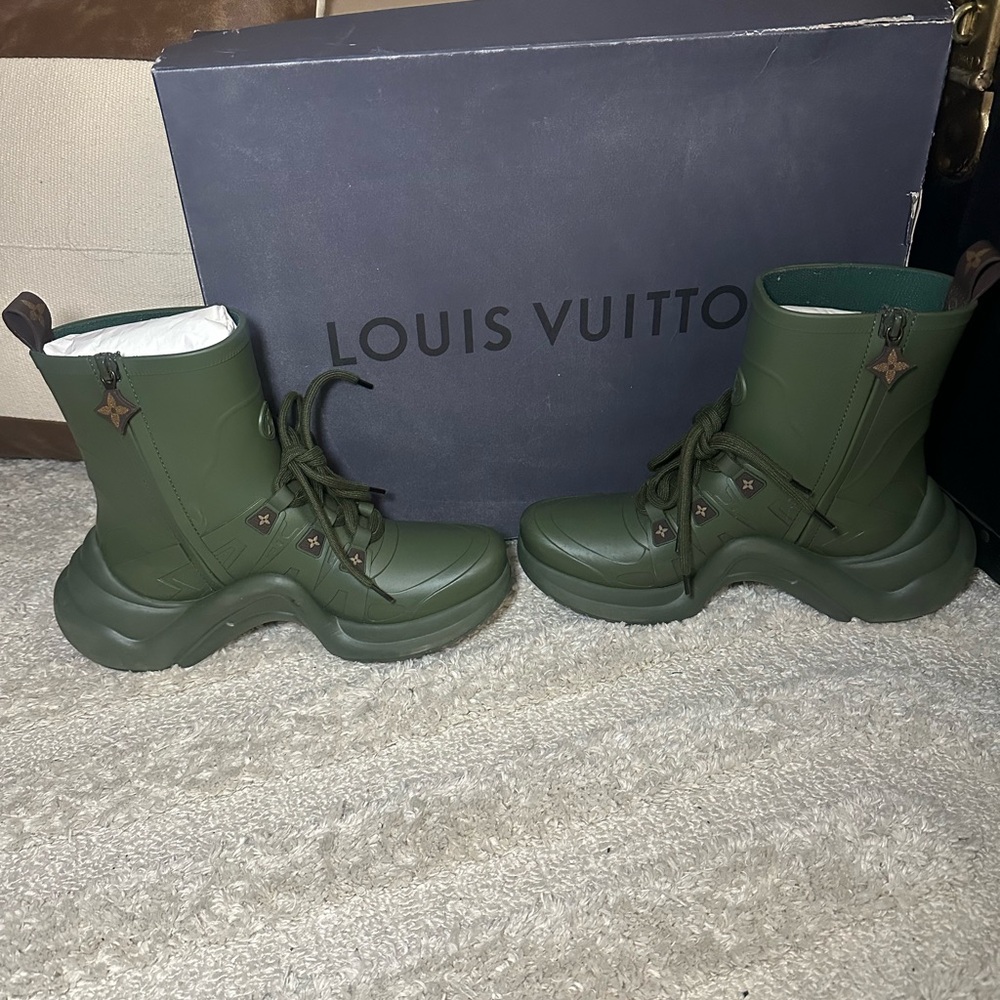 Louis Vuitton Olive Green Lace-Up Boots - Picture 3 of 8